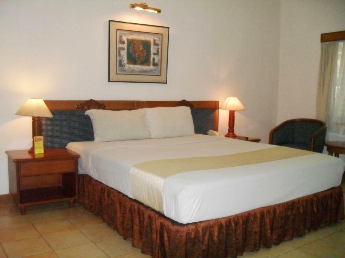 Hotel Pantai Gapura 马卡萨 外观 照片