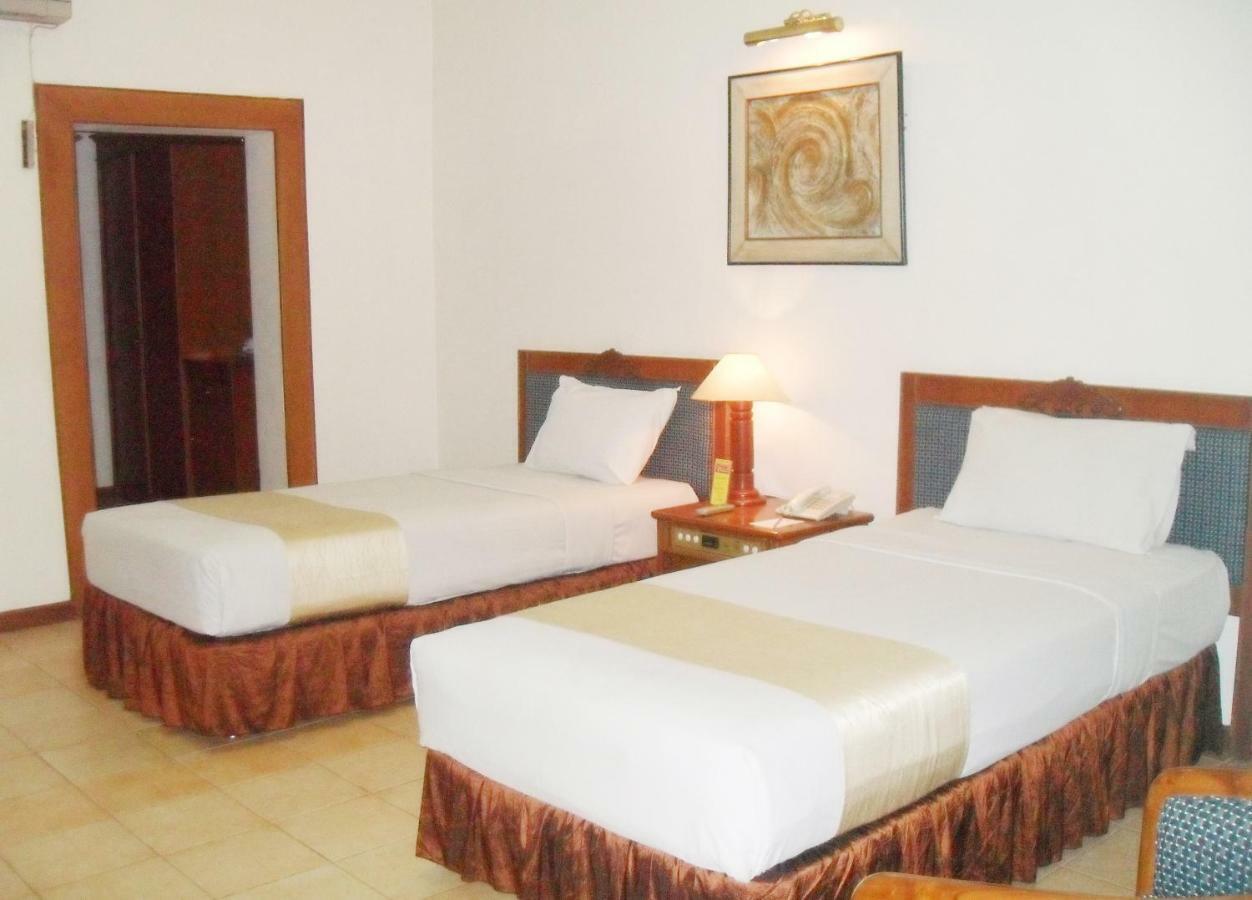 Hotel Pantai Gapura 马卡萨 外观 照片