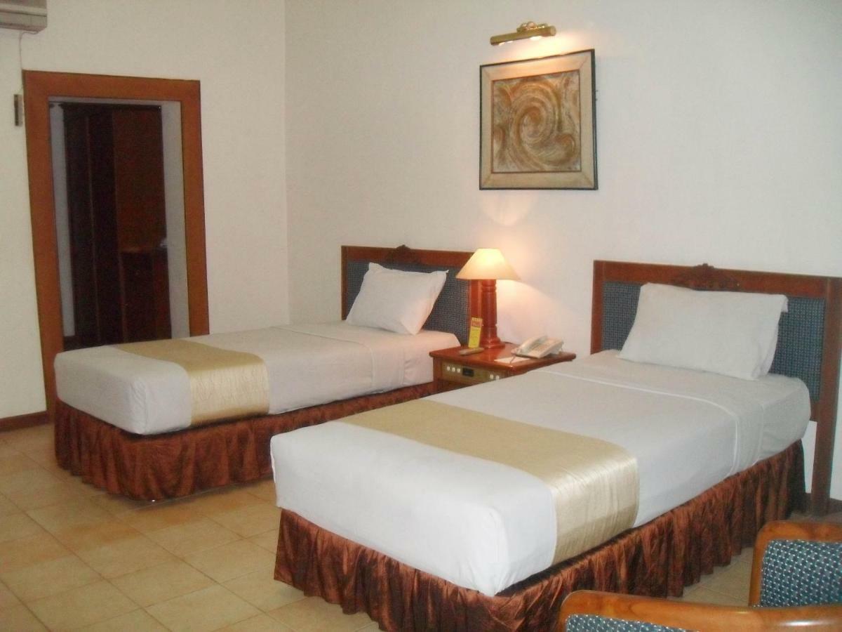 Hotel Pantai Gapura 马卡萨 外观 照片